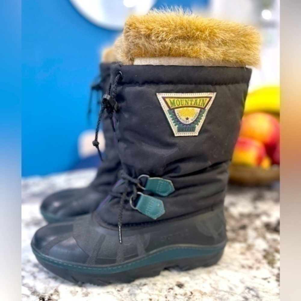 Sorel Mountain Outfit Winter Boots woman's size 6
